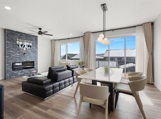 67 N Royston Heath NW, Calgary, AB T3L 0K3