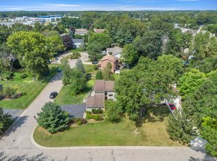 1655 Spruce Dr, Commerce Township, MI 48390