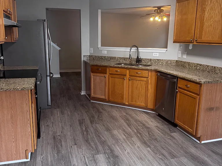6528 Forest Cross Dr — Photo 6