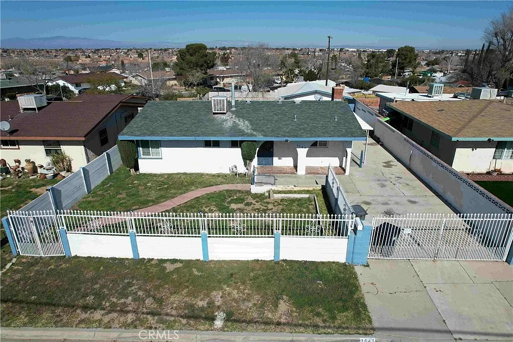 1543 Elizabeth Lake Rd photo 1