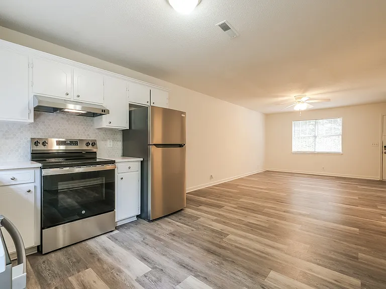 007-photo-kitchen-14803490 007-photo-kitchen-14803490