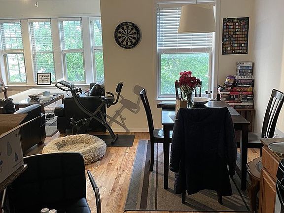 5th image of 966 W Cuyler Ave APT 2S