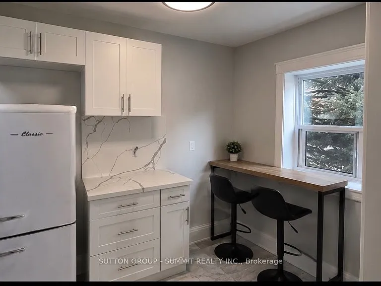 98 Vaughan Rd #202 — Photo 4