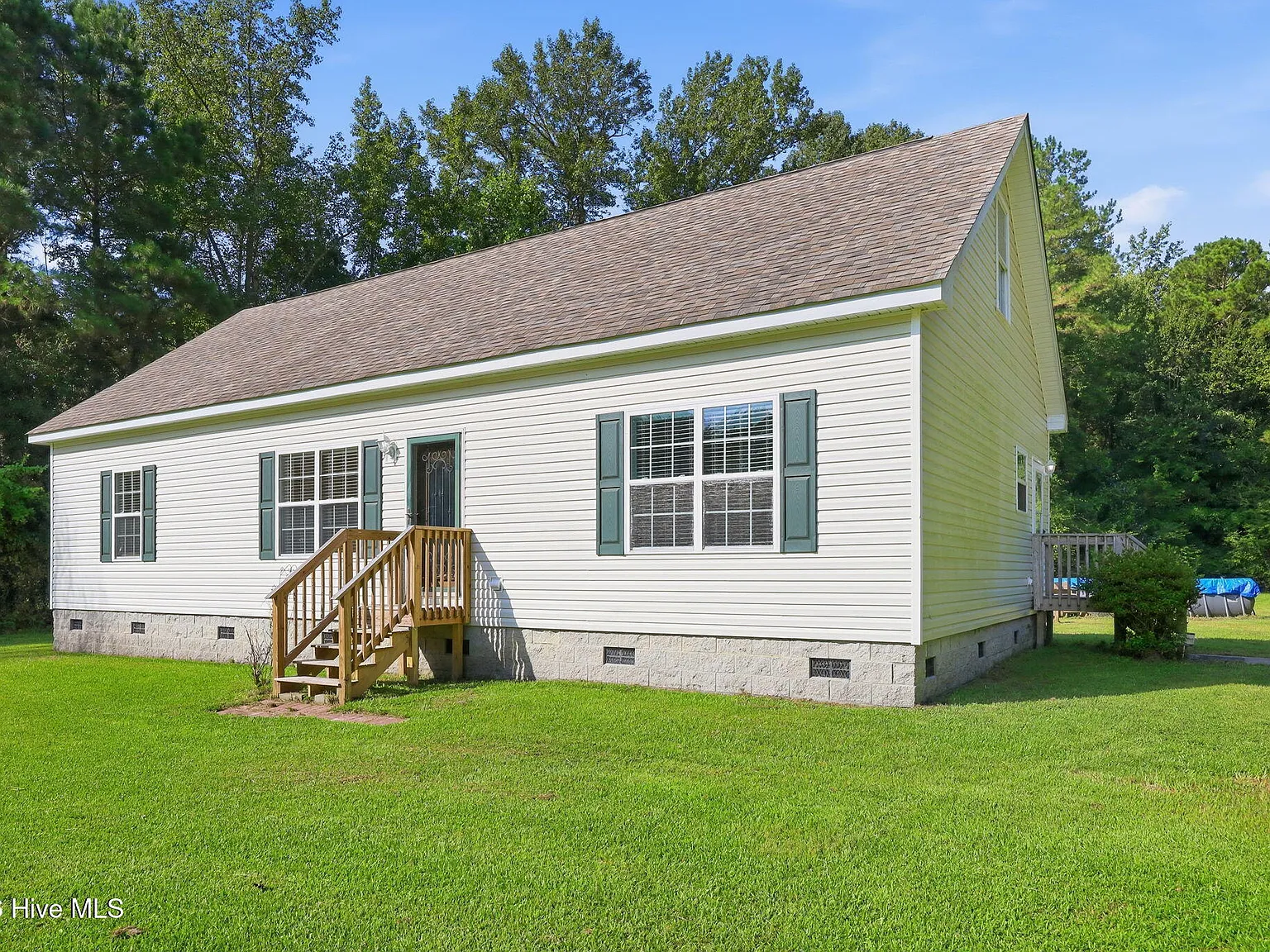 3 bed, 3.0 bath, 3160 sqft, $2,150 — Photo 3