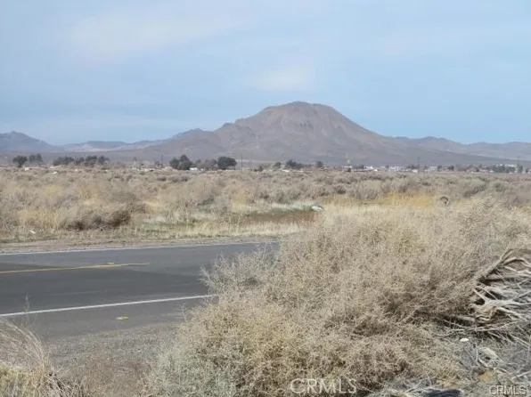 2 Central Rd, Apple Valley, CA 92307