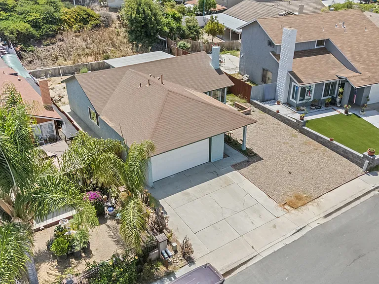 7413 Gayneswood Way — Photo 16