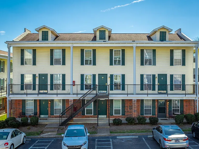 1/2 MONTH of RENT-FREE LIVING for YOUR FIRST MONTH!