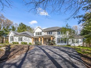 1814 Old Woods Ct NE, Ada, MI 49301