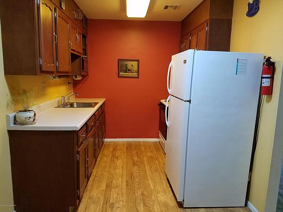 2nd image of 949C Aberdeen Dr