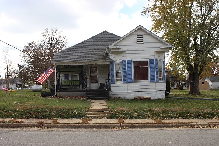 1st image of 905 W Center St