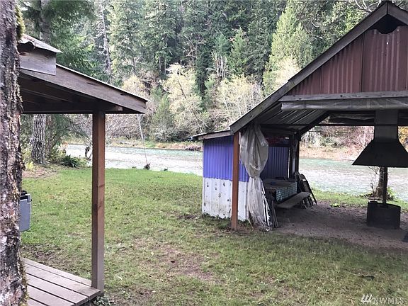 5th image of 131 N Firwood Dr