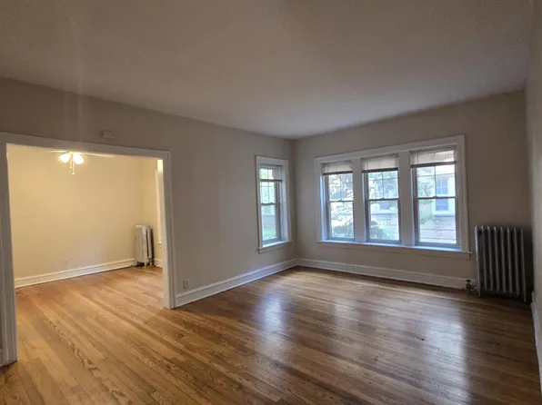 832 Reba Pl #1N, Evanston, IL 60202