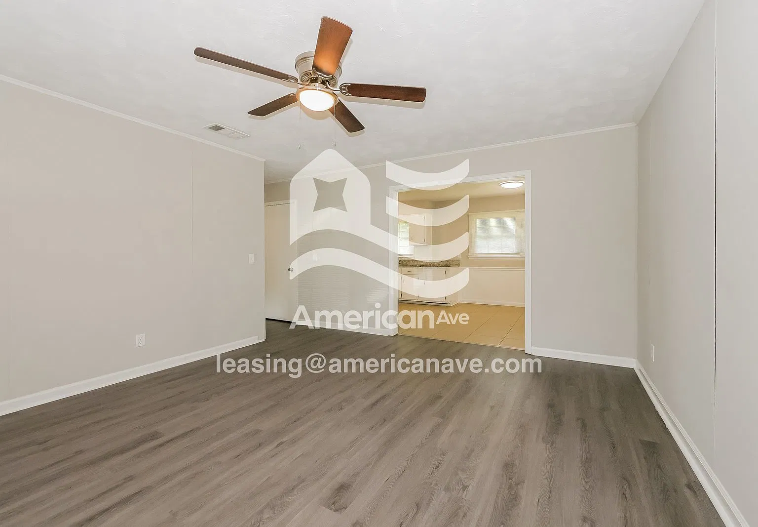 3 bed, 1.0 bath, 967 sqft, $1,149 — Photo 3