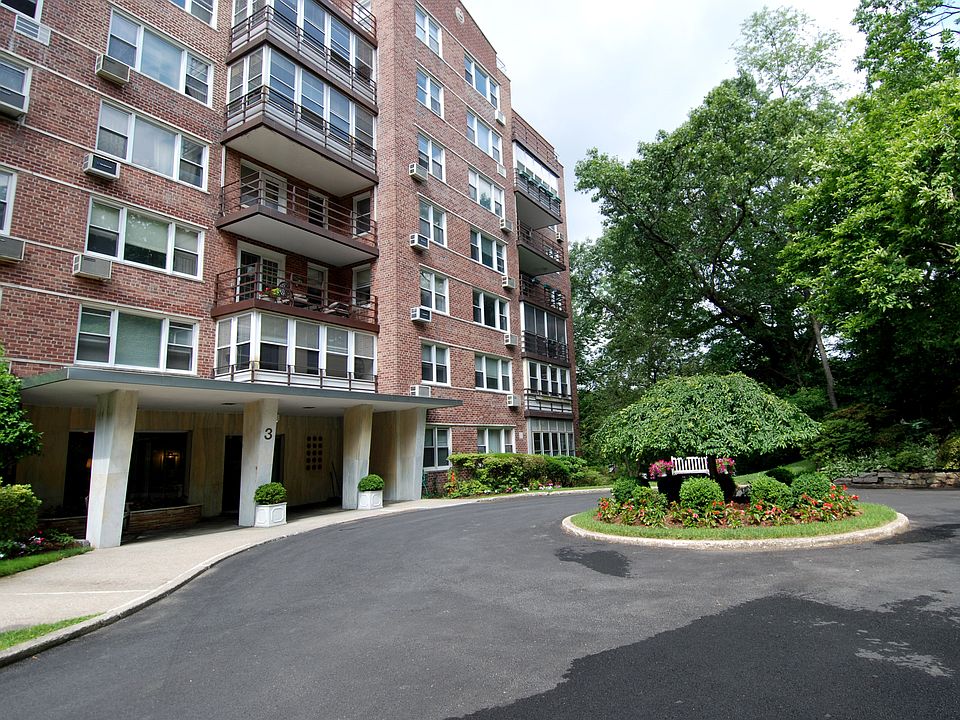 1st image of 3 Washington Sq APT 4F