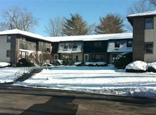 80 Chestnut St APT I, Bethel, CT 06801