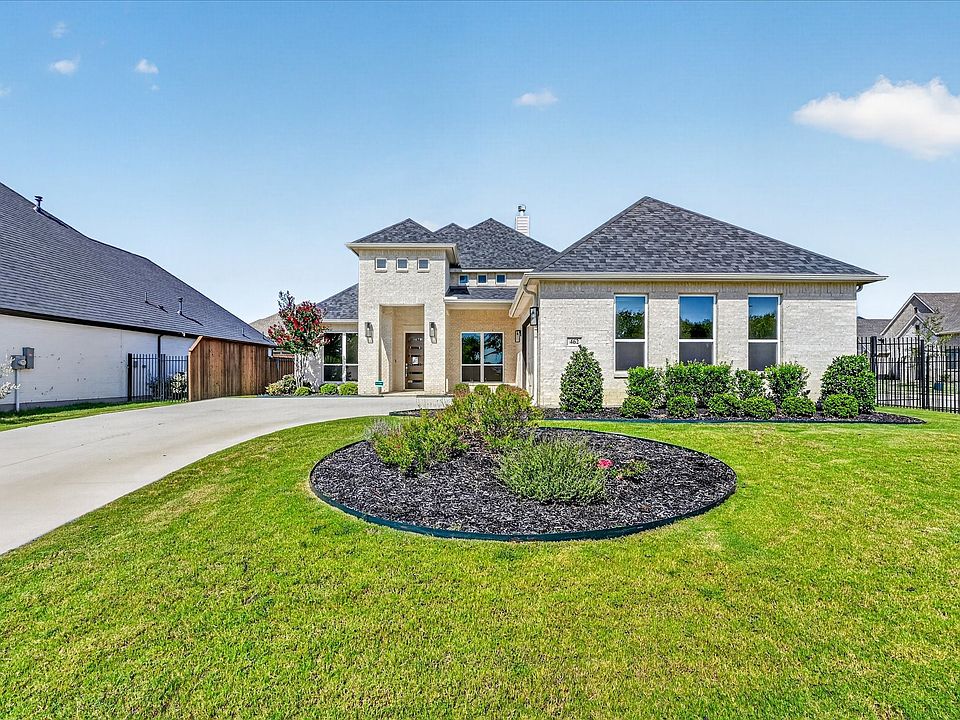 1st image of 462 Creekside Dr