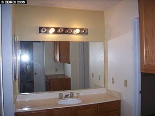 5th image of 182 Glenwood