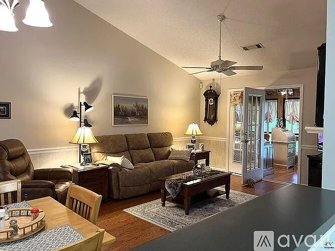 2 bed, 1249 sqft, $1,395 — Photo 3