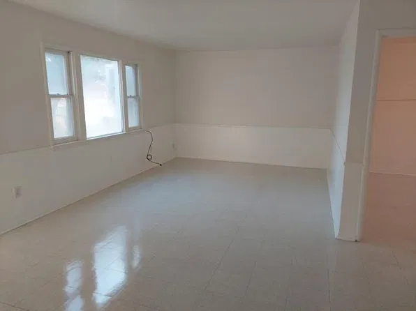 (undisclosed Address), Fresno, CA 93722