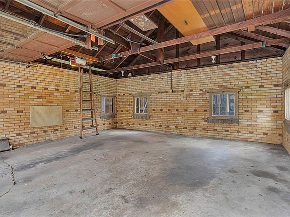 5th image of 140 Navigation St