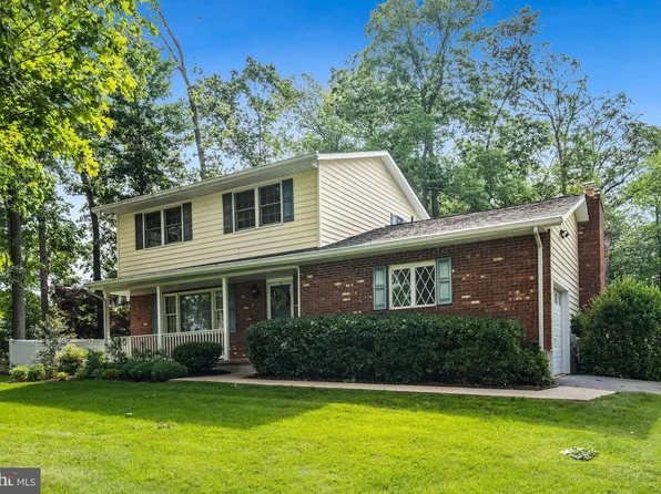 2201 Cedarhill Dr, Finksburg, MD 21048