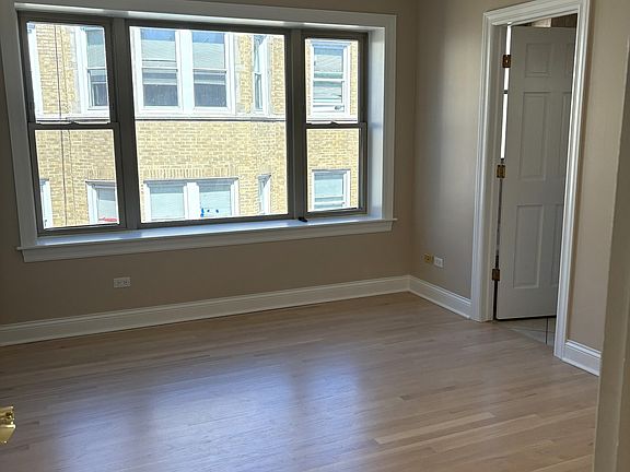 4th image of 7516 N Damen Ave #3