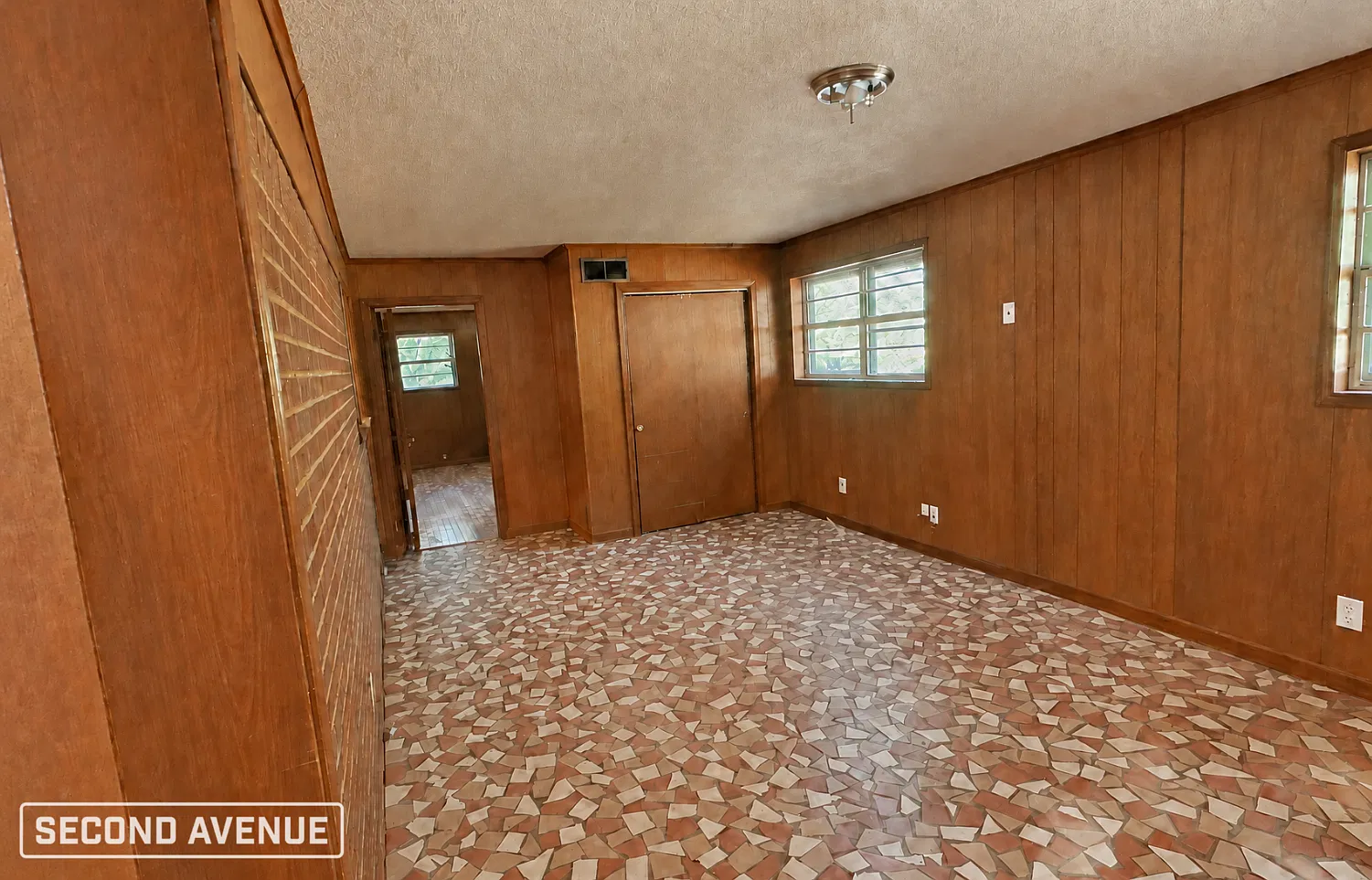 4 bed, 1.5 bath, 1900 sqft, $1,149 — Photo 3