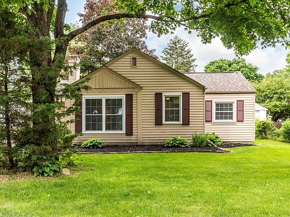 2nd image of 611 Brookside Dr