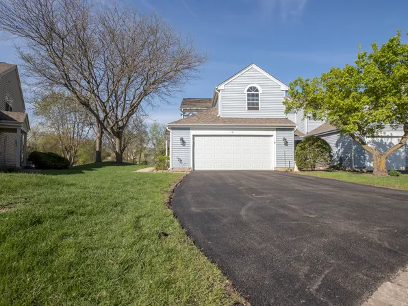 81 King Dr, Streamwood, IL 60107