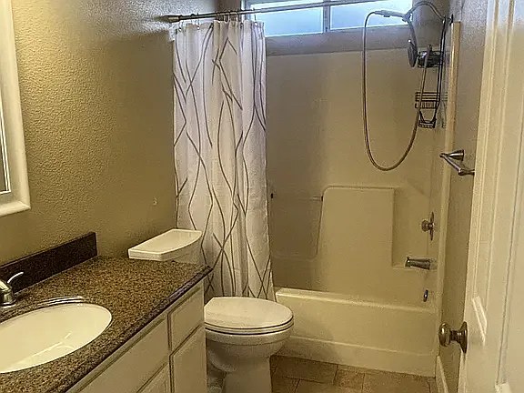 3413 Arizona Ave — Photo 3