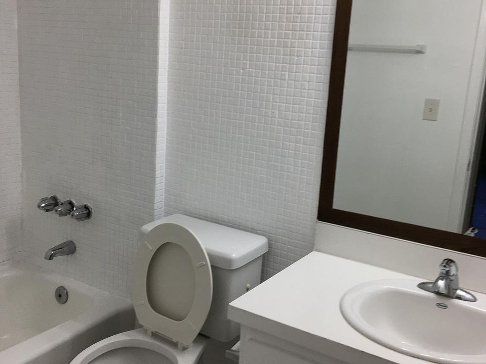 1st image of 1204 NW 43rd Ave #2G