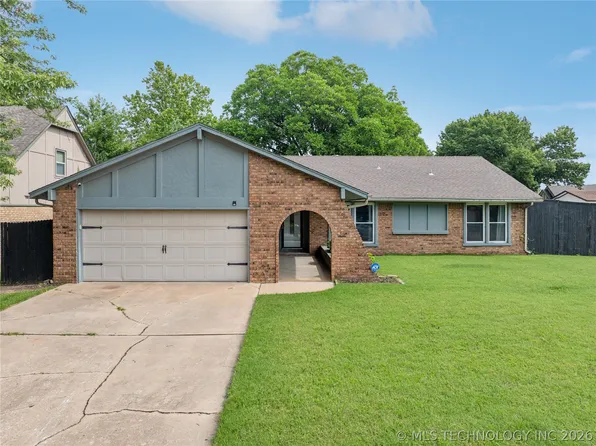 2208 W Louisville St, Broken Arrow, OK 74012