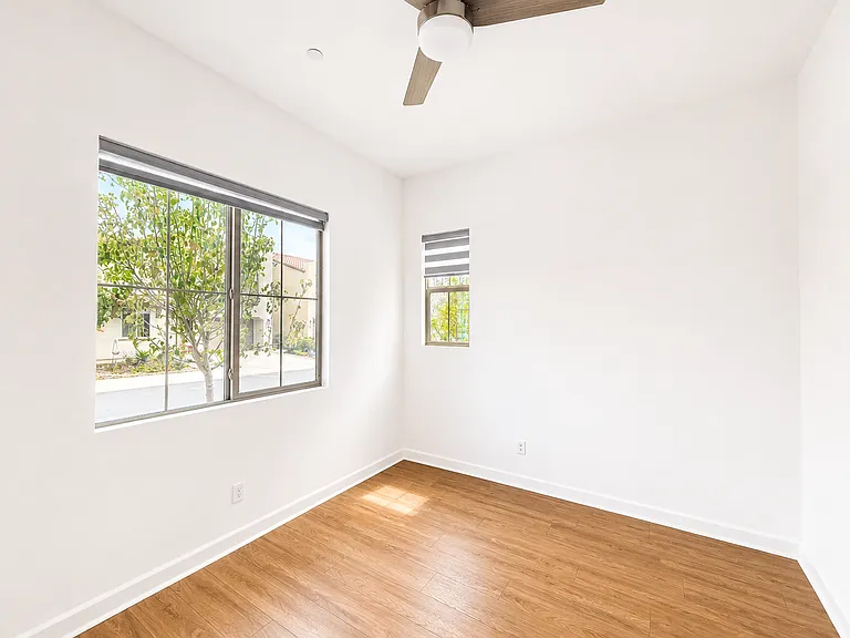 586 Gateway Ln #2 — Photo 5