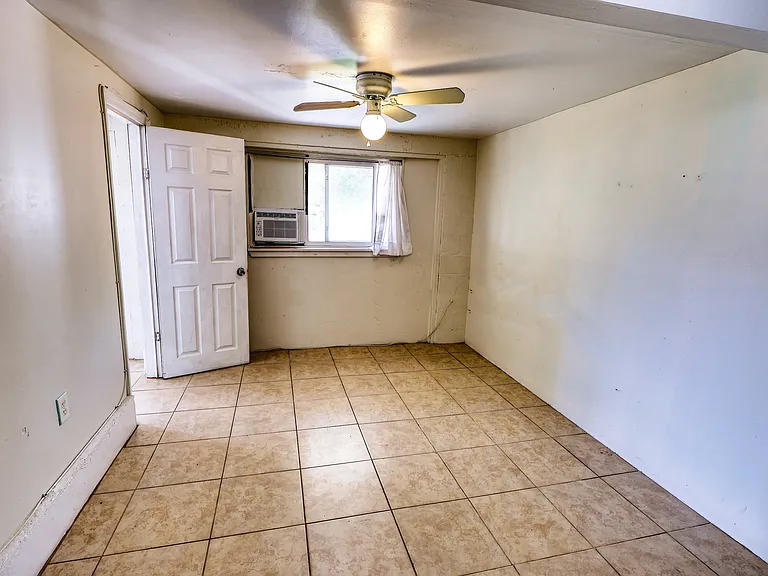 3035 Melton St N #1/2 — Photo 21