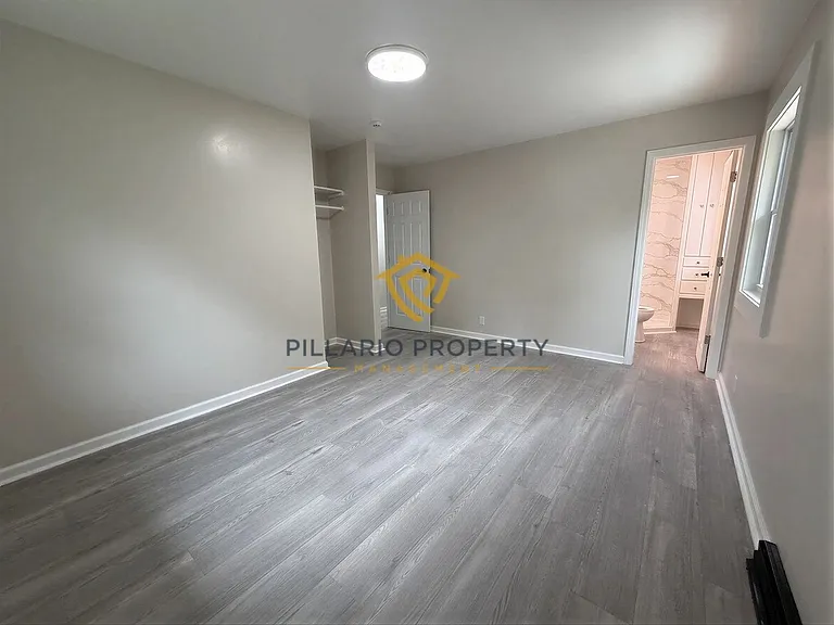 2706 Lakewood Dr N — Photo 12