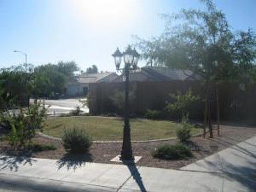 3rd image of 1927 N Ashland Cir