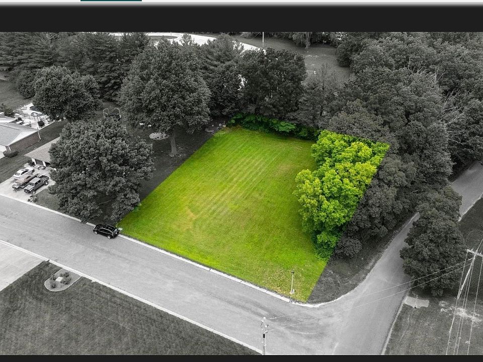 1st image of 2 Oakwood Dr