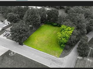 2 Oakwood Dr, Jacksonville, IL 62650