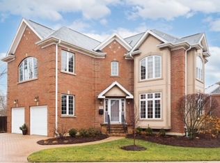 35 Windsor Dr, Elmhurst, IL