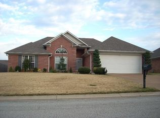 16 Castlerock Cv, Jackson, TN 38305