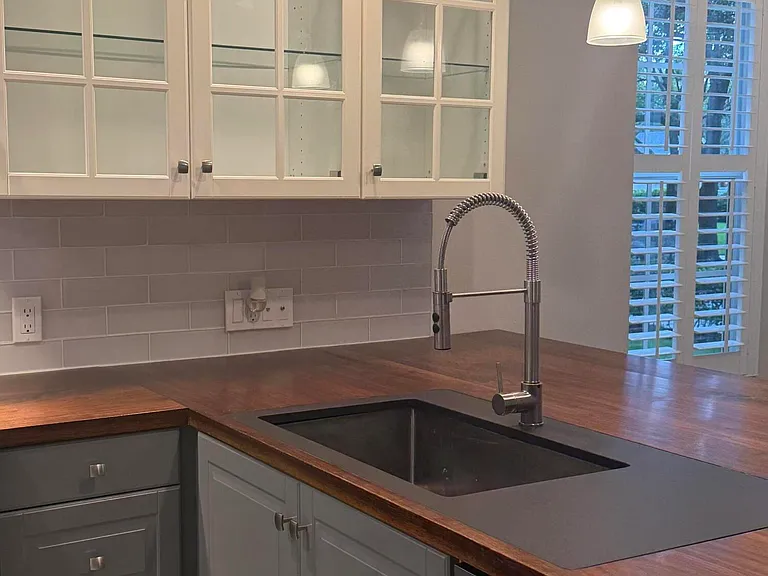 262 Iris Dr — Photo 3
