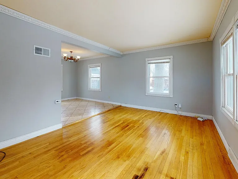 912 Grand Ave — Photo 6