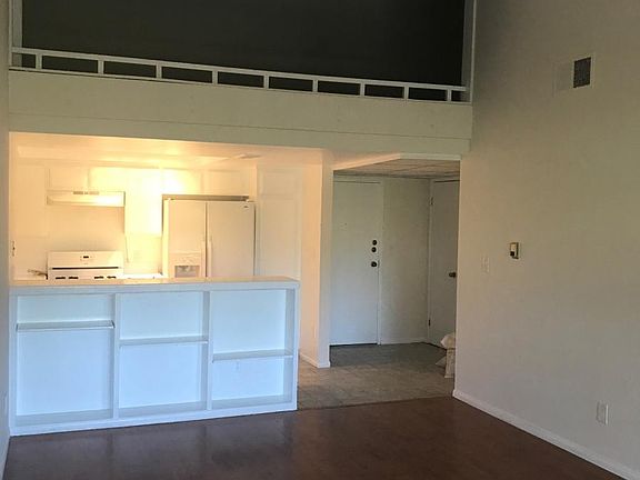 5th image of 2700 Cahuenga Blvd E APT 4309