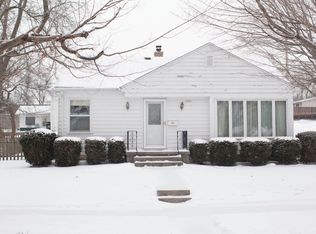 2402 S 9th St, Manitowoc, WI 54220