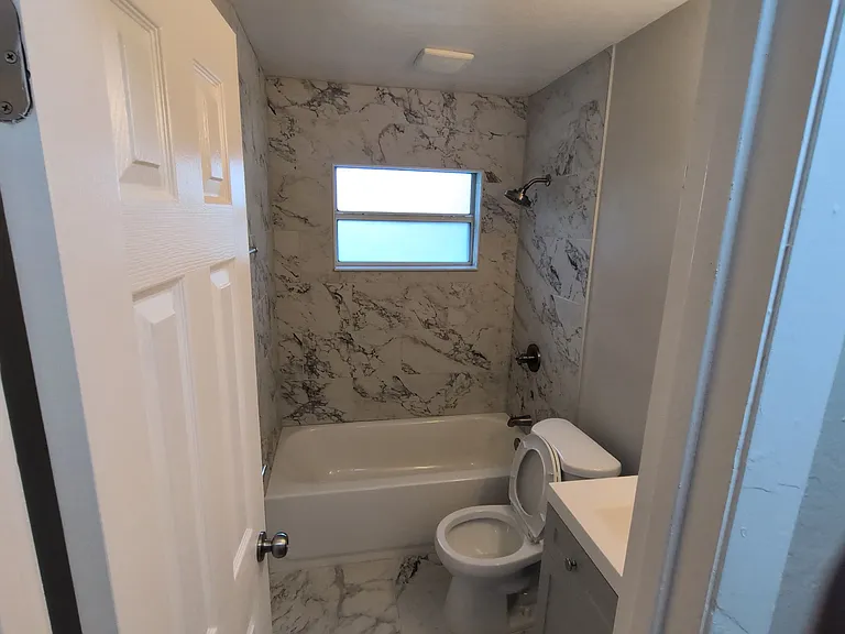 1742 SE 15th Ave — Photo 16