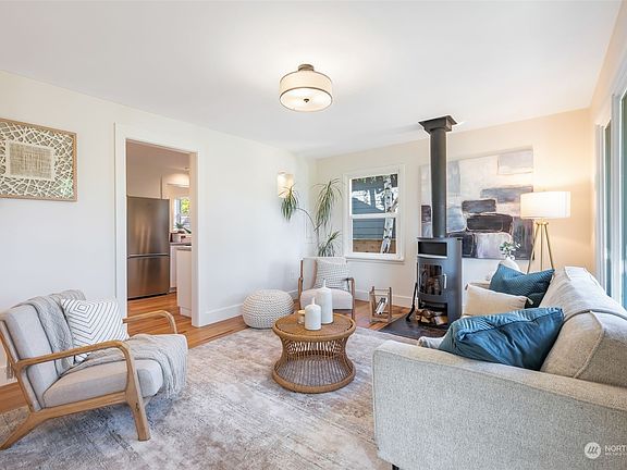 5th image of 4425 42nd Avenue S