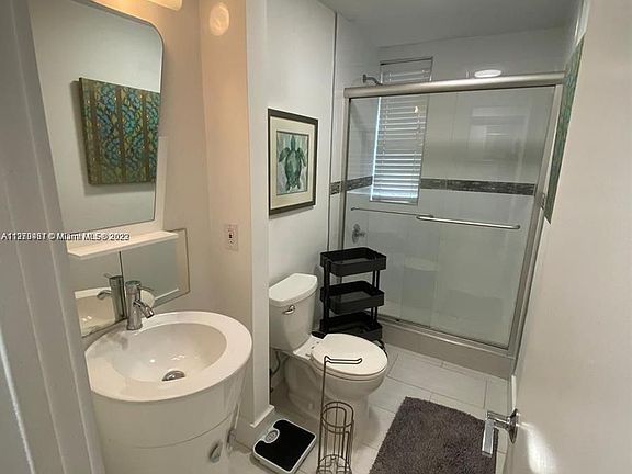 5th image of 1335 Pennsylvania Ave APT 1