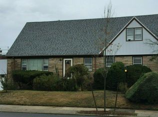 13115 Cronston Ave, Rockaway Park, NY 11694