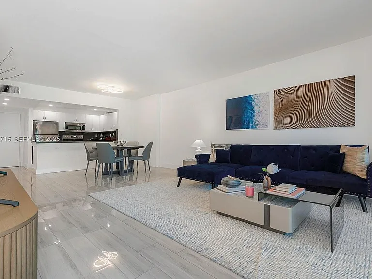 2301 Collins Ave #534 — Photo 7