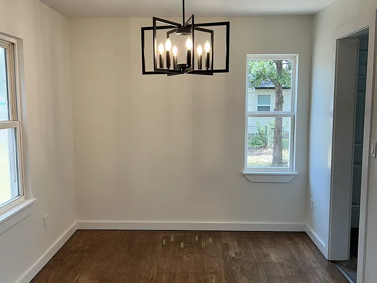 7001 NW 58th St — Photo 3